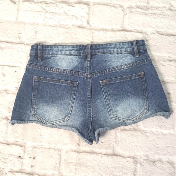 Forever 21 Pants - Forever 21 women's Cut-off Jeans Shorts size 26